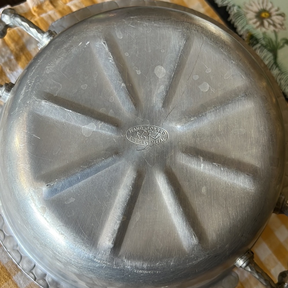Beautiful Vintage Everlast aluminum set. So pretty to display in your kitchen.🍋 - Picture 12 of 12